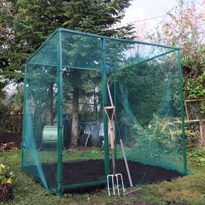Walk In Fruit Cages – Walk in Fruit Cage (with door) – 4m x 2m x 2m high