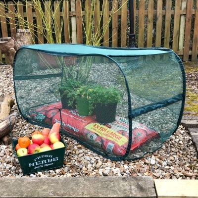 Fruit Cages - Pop Up Fruit Cages – Pop-Up Net Grow Bag Crop Cage – 1.1m L x 0.45m W x 0.55m H